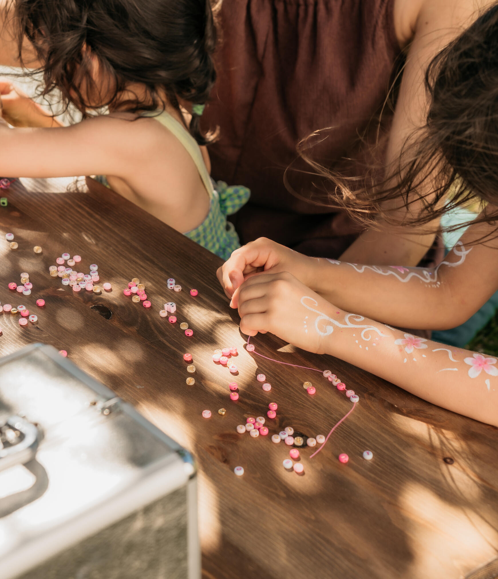 pulseiras, atelier, animação infantil, festa Insuflavel, pipocas, aniversario, casamento, animação